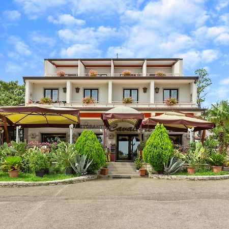 Hotel Ai Sette Nani Sistiana Bagian luar foto