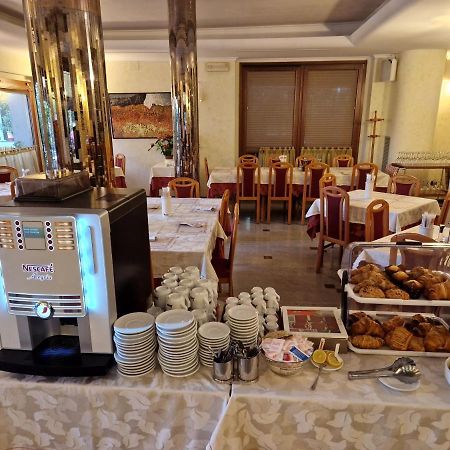 Hotel Ai Sette Nani Sistiana Bagian luar foto