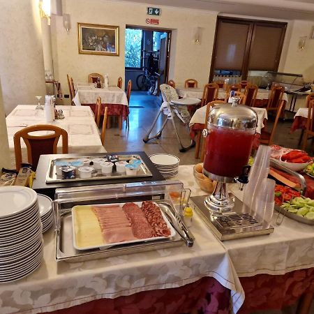Hotel Ai Sette Nani Sistiana Bagian luar foto