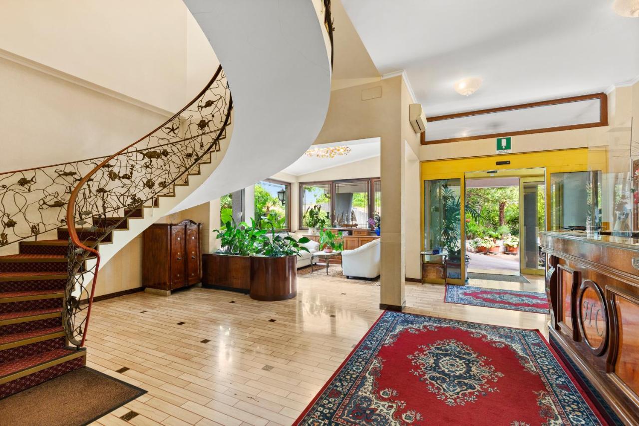 Hotel Ai Sette Nani Sistiana Bagian luar foto