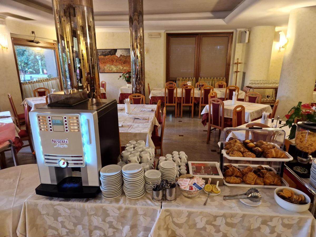 Hotel Ai Sette Nani Sistiana Bagian luar foto