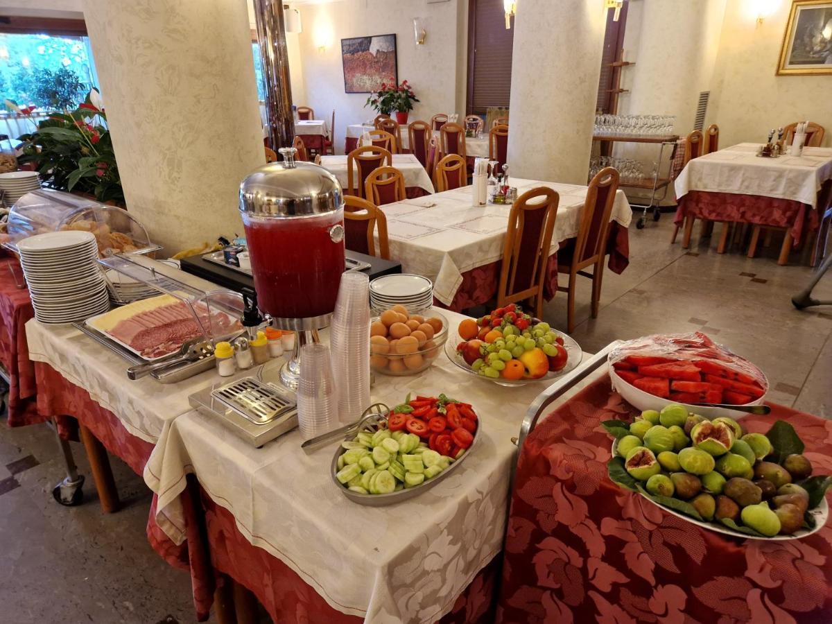 Hotel Ai Sette Nani Sistiana Bagian luar foto