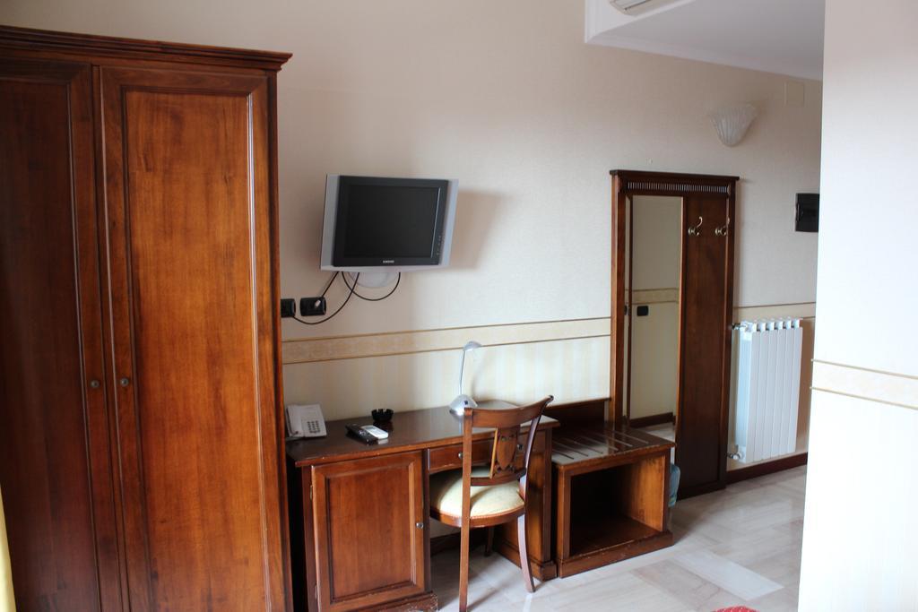 Hotel Ai Sette Nani Sistiana Bagian luar foto