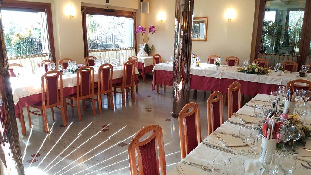 Hotel Ai Sette Nani Sistiana Bagian luar foto