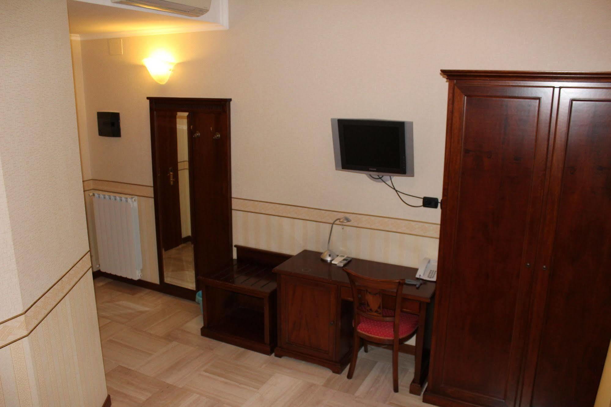 Hotel Ai Sette Nani Sistiana Bagian luar foto