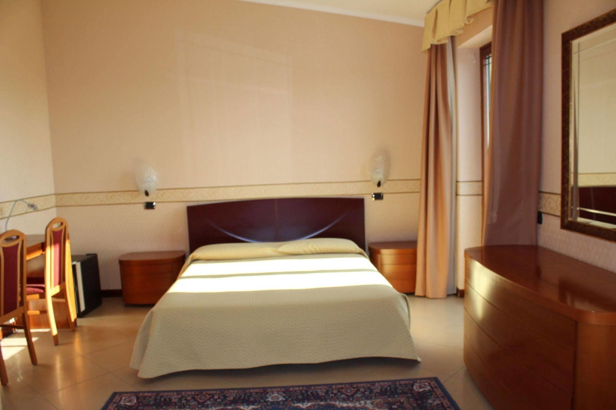 Hotel Ai Sette Nani Sistiana Bagian luar foto